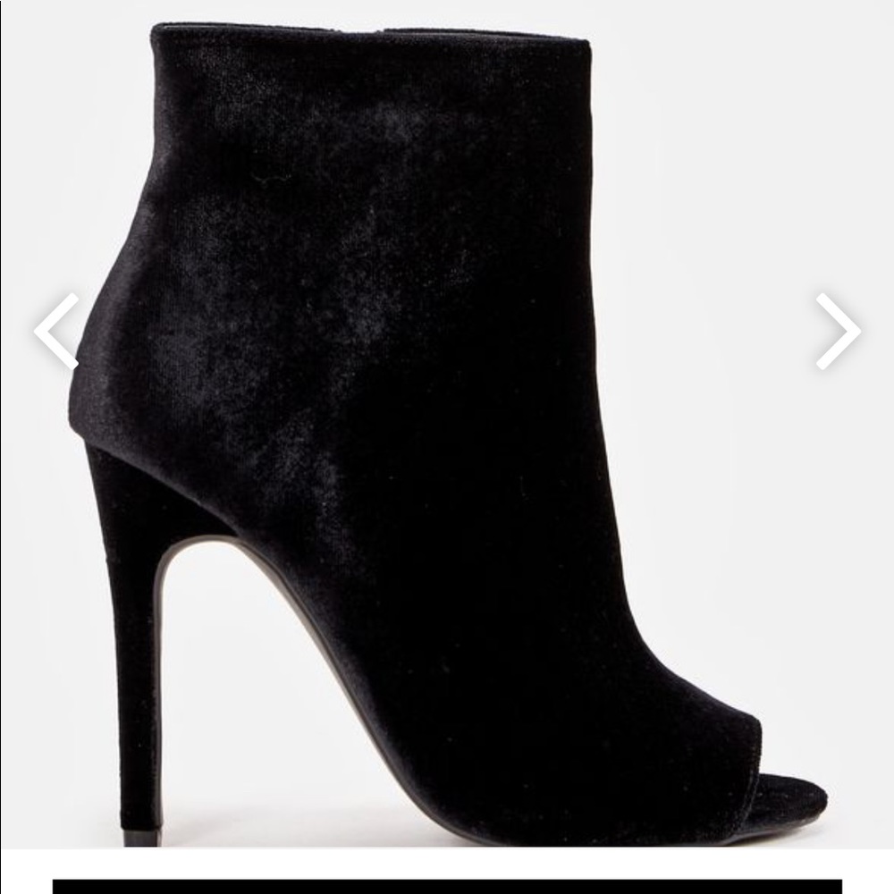 Justfab‎ Bianka open toe bootie velvet black 6.5